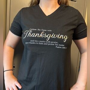 NWOT Black Thanksgiving Graphic T-Shirt V Neck Short Sleeve Size large